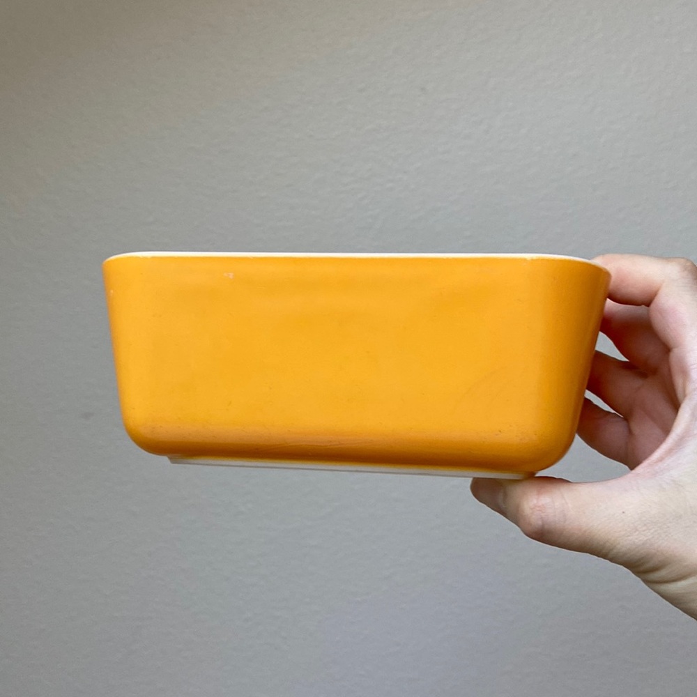 Pyrex orange 502 No lid